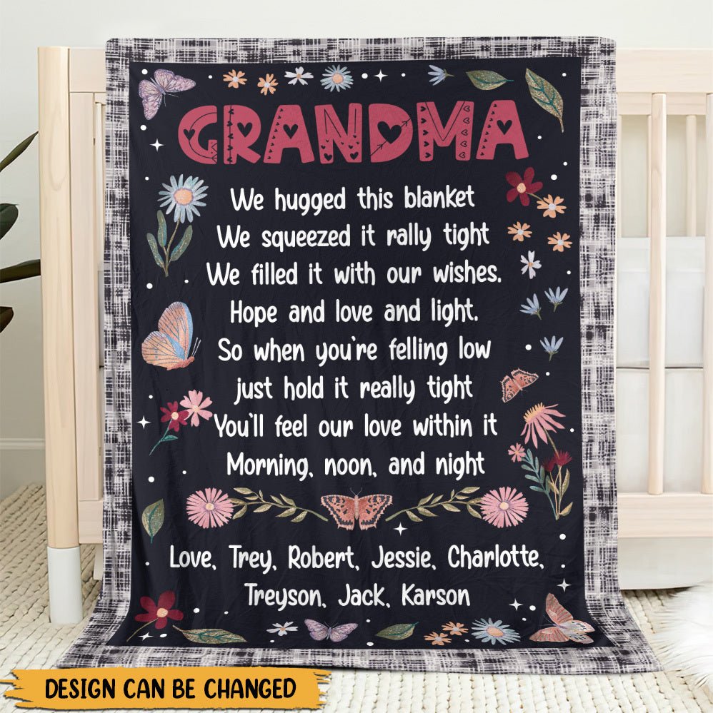Grandma We Hugged This Blanket - Personalized Blanket - Best Gift For Mother, Grandma - Giftago